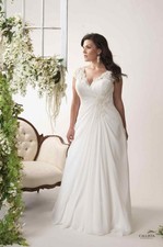 White Poretrait Wedding Dresses V-neck Lace Applique Sleeveless Bridal Gowns