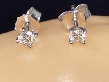 18ct Gold Natural Diamond Stud Solitaire Earring 18 Carat 1 Stone Each 18 ct 18K