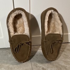 BEARPAW Women's Brown Suede Moccasin Slippers Faux Fur Lined Bow Accent Size 10