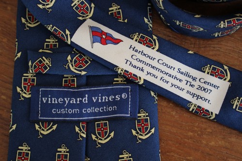 VINEYARD VINES TIE THE NEW YORK YACHT CLUB HARBOUR COURT SAILING CENTER NYYC - Picture 3 of 3