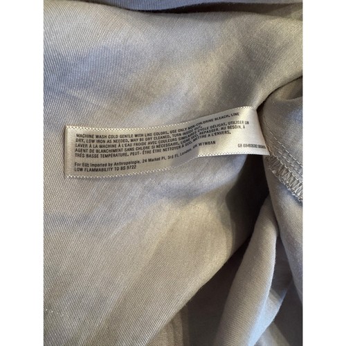 Neu mit Etikett Floreat Anthropologie silberfarbenes Crinkle-Schlupfkleid S hoher niedriger Saum gelbe Träger - Bild 6 von 7