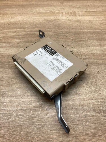 89990 05031 MB232500 5053 Toyota Avensis Smart Key Module Control Unit Denso - Picture 6 of 7