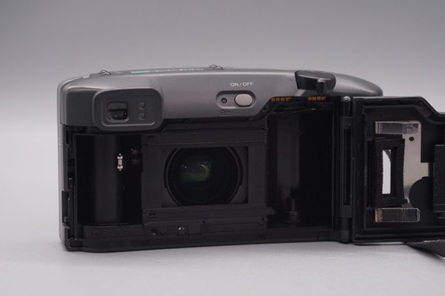 Minolta Riva Zoom 140 EX with Shutter Remote & Case (3733) - Picture 6 of 7