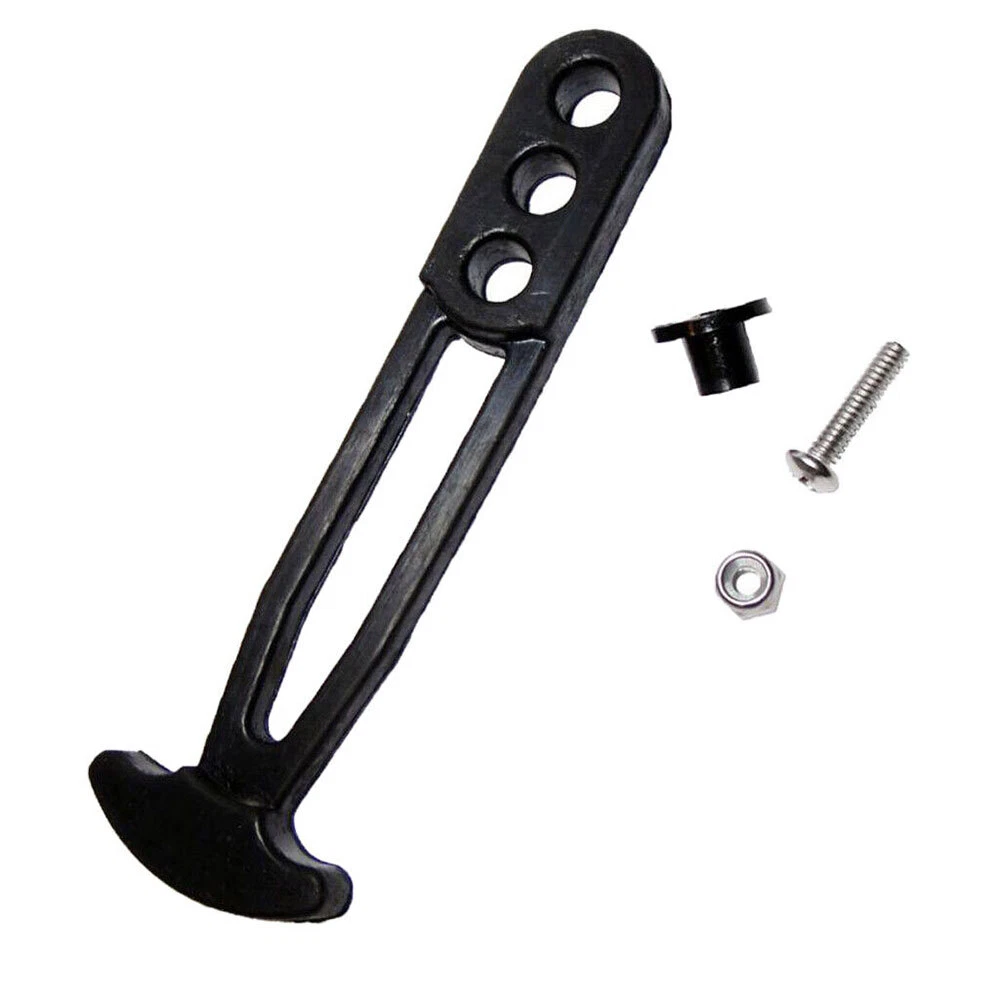 Rubber clearance bungee latch