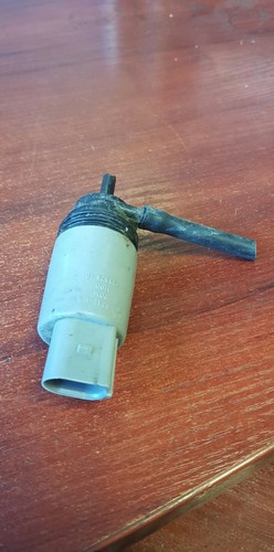 6934159 BMW E60 E61 Scheibenwaschpumpe 6934159