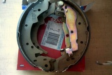 Image of unipart GS6237 new Brake Shoe Set fits  BMW 3 Series Petrol RWD -- E30 