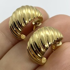 VTG GROOVED RIPPLE WIDE GOLD HUGGIE HOOP EARRINGS RETRO POST