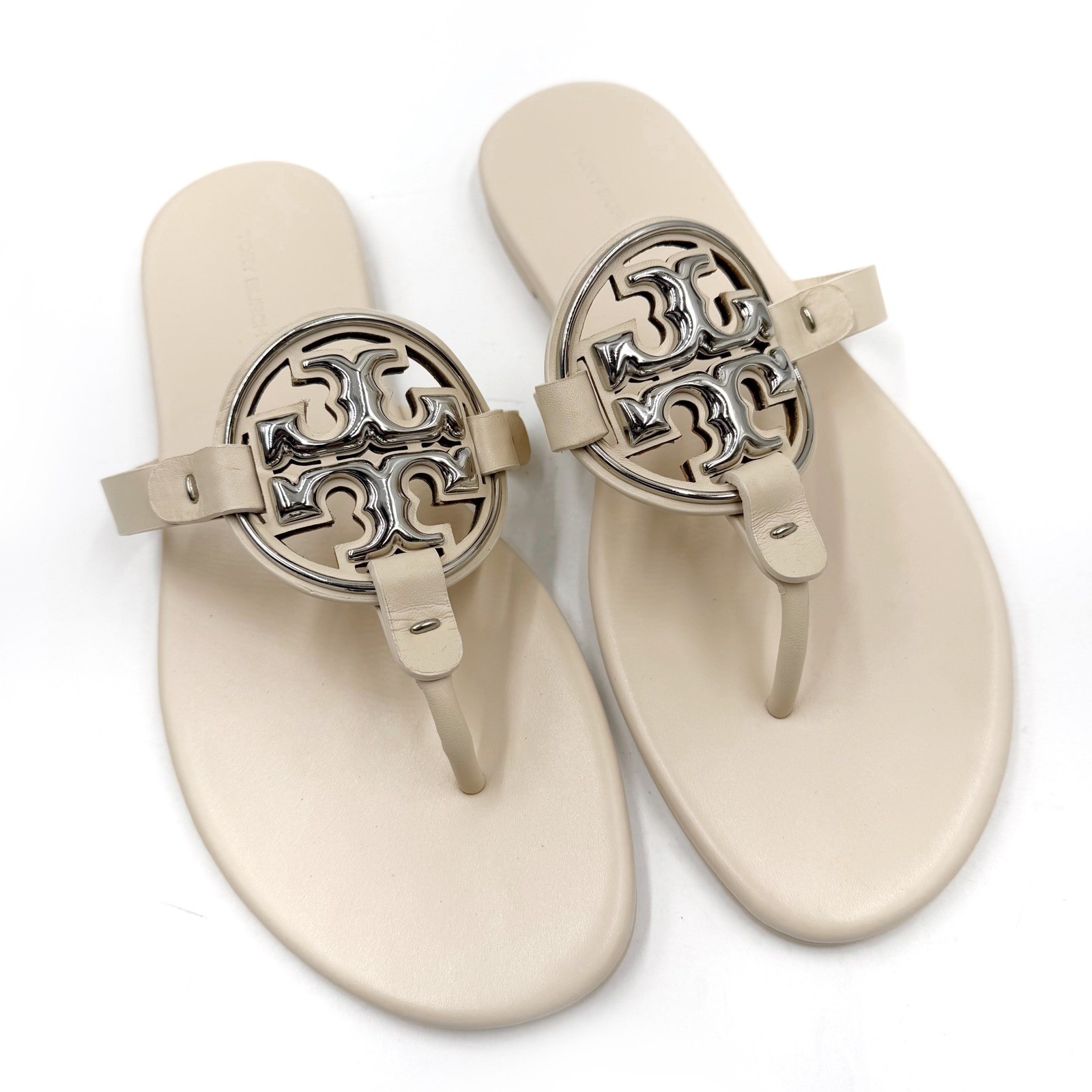 Tory Burch Metal Miller Sandals Ivory Leather Silver Logo Flat Thong Size 9.5