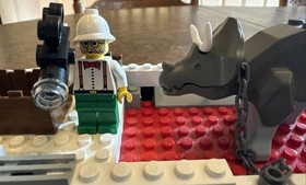 LEGO Adventurers (T-Rex Transport) 5975 River Boat w/ Dinosaur & Minifigures