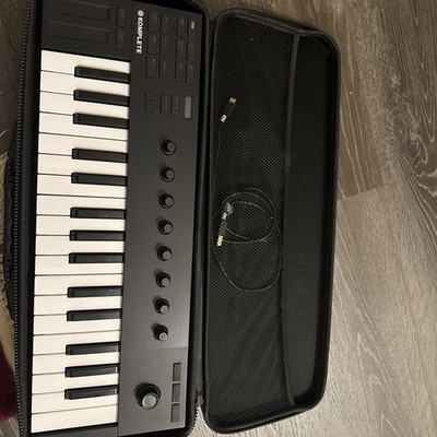 Native Instruments M32 Komplete Kontrol Keyboard Controller