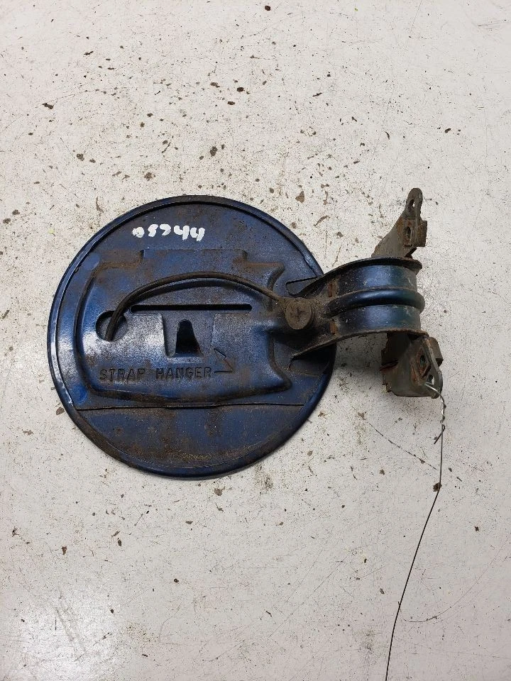 JIMMYS15 2001 Fuel Filler Door 1393465 - Image 3 of 4