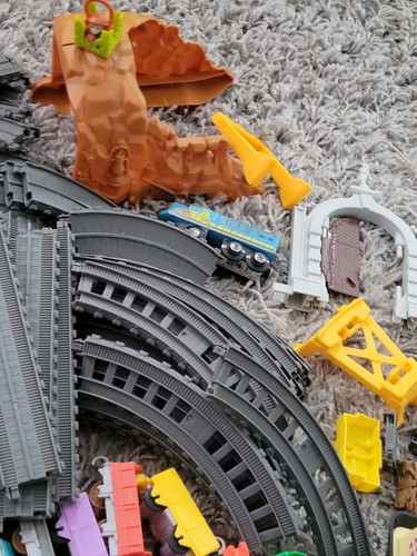 🔥🔥 ENORME 220+ piezas Thomas the Train Train Track/Trenes/Túneles MATTEL Gullaine - Imagen 13 de 22