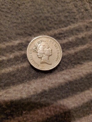 1989 Elizabeth II D G REG F D Scottish Thistle One Pound