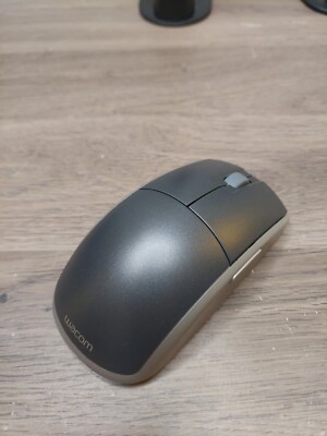 Wacom Intuos3 ZC-100-02 Gray Handheld Bluetooth Wireless Button Tablet  Mouse