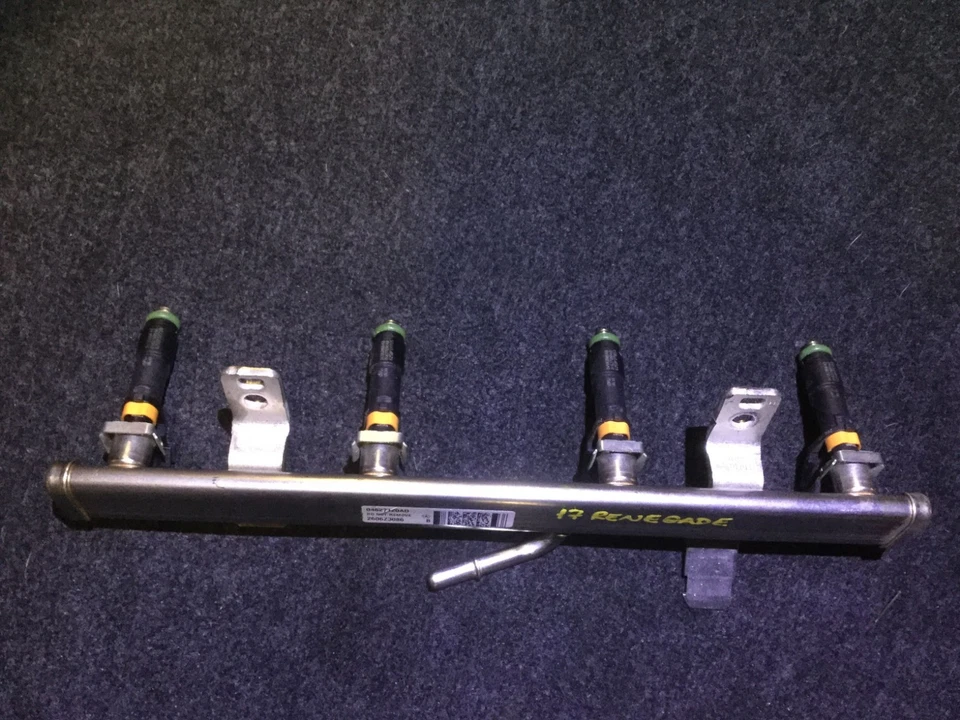 Jeep Renegade 2015 2016 2017 riel de combustible de 2,4 L 4627120AD OEM 7.000 millas Foto 3 de 4