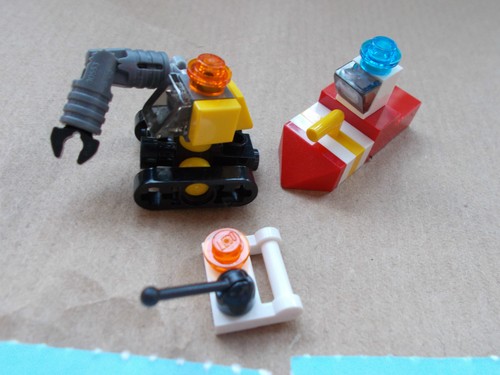 LEGO CITY WINTER CHRISTMAS SCENES ROOMS ADVENT CALENDAR SANTA KID MINIFIG PICK 1 - Picture 21 of 27
