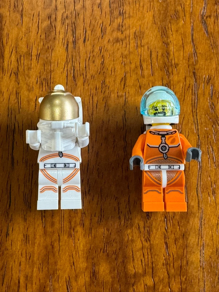 LEGO CITY: Mars Research Shuttle (60226), Excellent pre-owned, Complete, No Box - Image 2 of 4