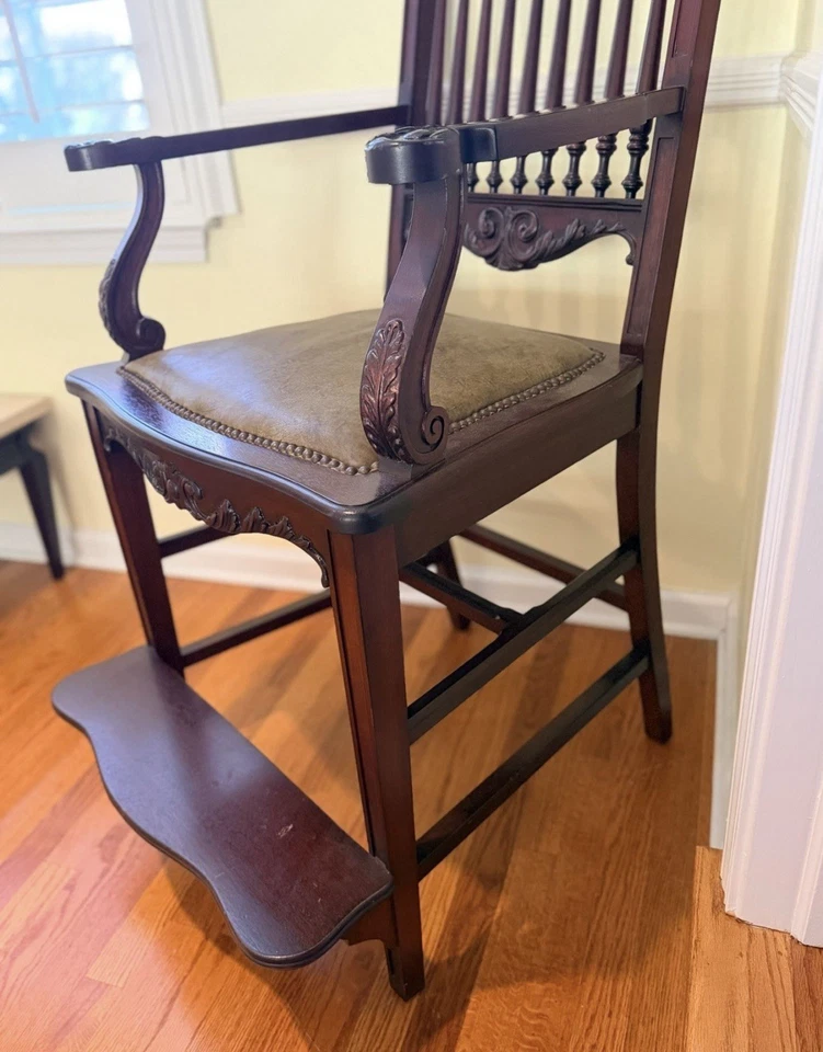 Silla de billar/biblioteca vintage tallada a mano de caoba con reposapiés y asiento de cuero Foto 4 de 4