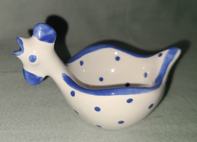 Vtg Gmundner Keramik blue & white dotted rooster egg cup / holder - Austria