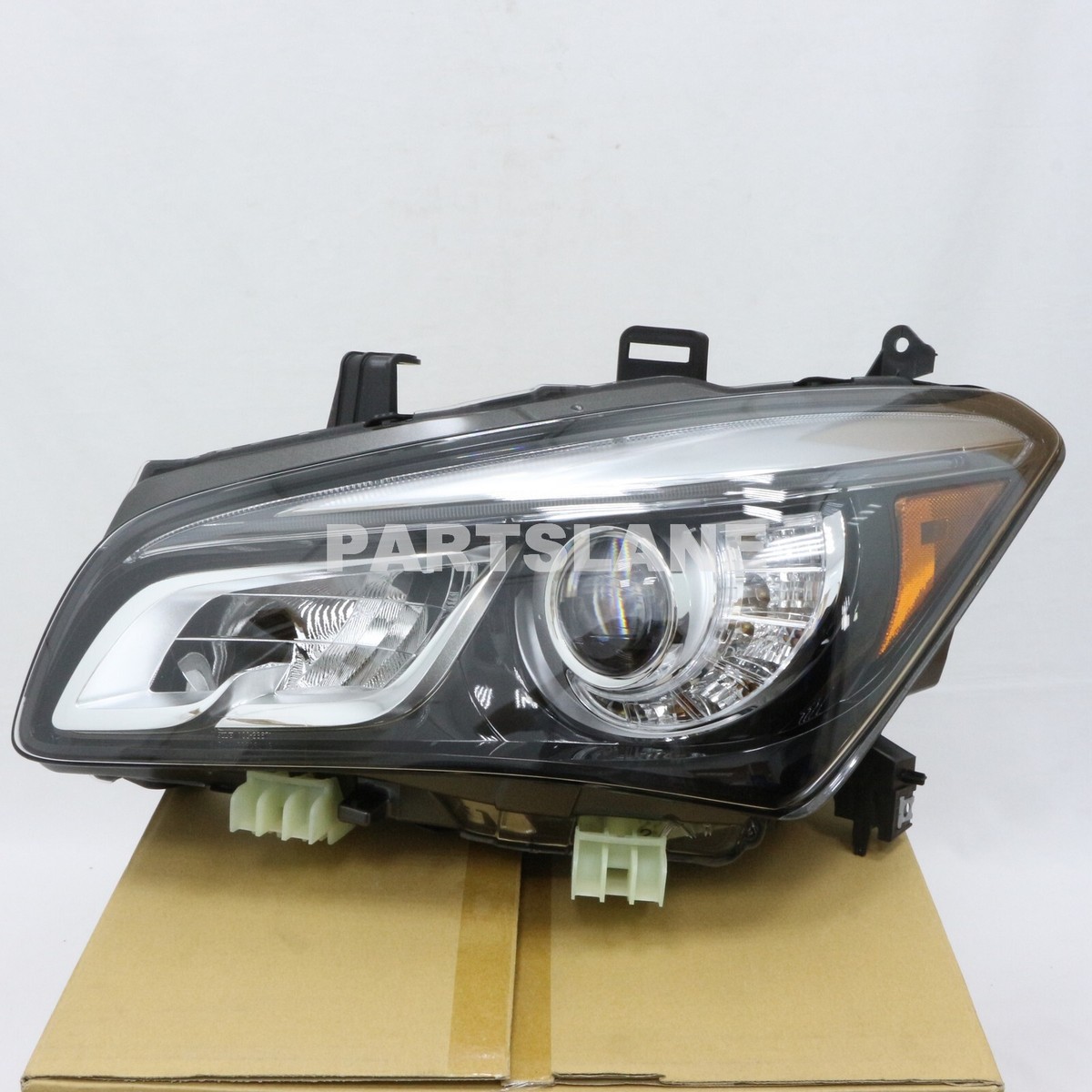 Infiniti QX80 2014-2017 QX56 Z62 OEM Genuine Headlight Headlamp