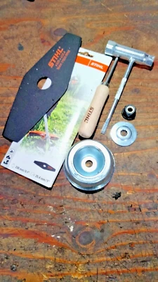 STIHL FS55 FS56R/RC KM56RC-E FS70/C BRUSH CUTTERS 2 TOOTH BLADE, KIT, NUTS, KEY - Image 1 of 4