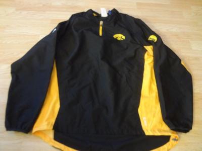 Men's Iowa Hawkeyes Baseball L Warmup Jacket Bullpen Majestic CoolBase