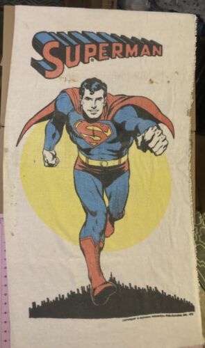 Asciugamano da spiaggia Superman 50""x24"" 1975 DC Comics - Foto 1 di 7