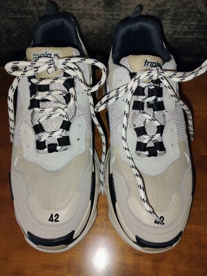 BALENCIAGA MEN'S GREY & WHITE TRIPLE S TRAINERS SHOES - SIZE US 9 - EUR 42