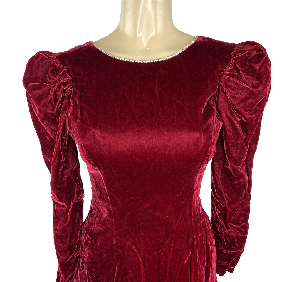 1980s Velvet Dress Vintage Size 8 Red Cocktail Prom Glam Puff Sleeve Whimsigoth - Image 2 of 4