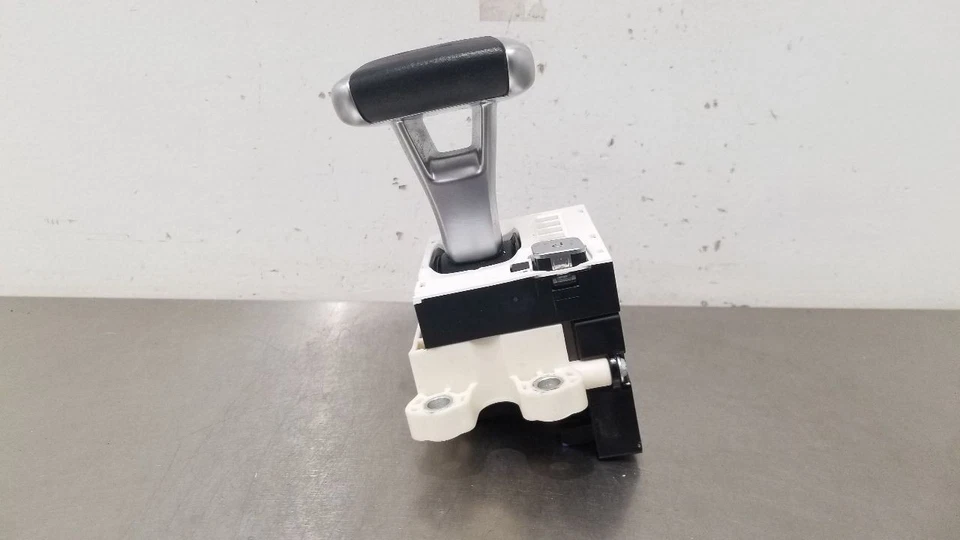 11 MERCEDES BENZ SLS AMG C197 AUTOMATIC TRANSMISSION SHIFTER 1972670024 - Image 3 of 4