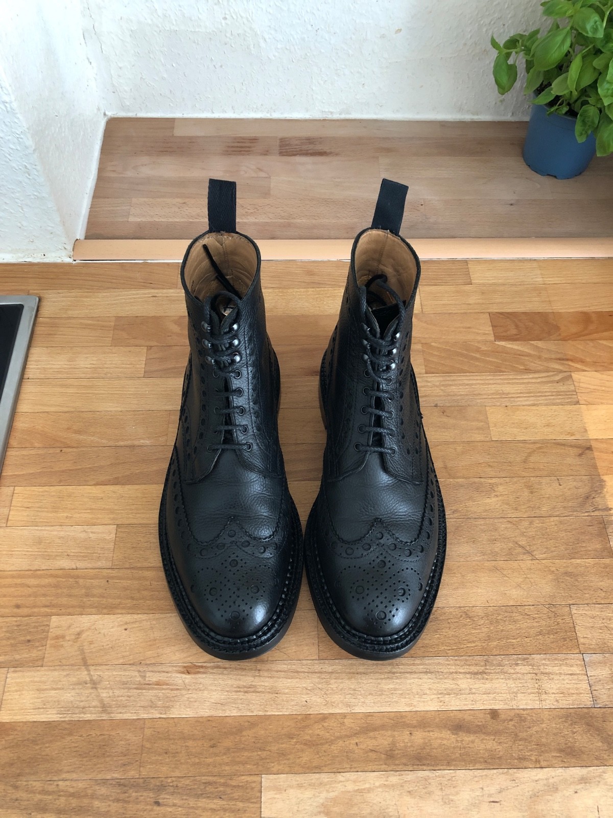 Grenson "Fred Triple World" grained leather brogue boot image 3