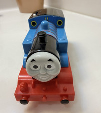 Mattel Thomas Friends Thomas Battery Operated Train Engine R9482 2009