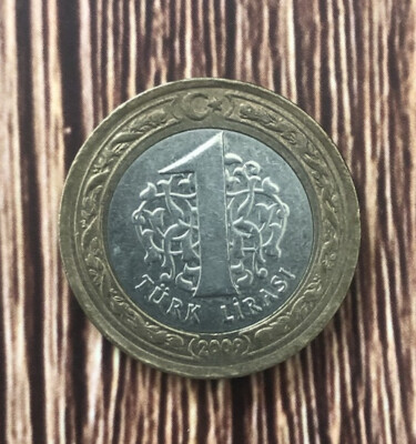 2009 Turkish One Lira Coin Bimetallic. 1 Turk Lirasi Cumhuriyeti
