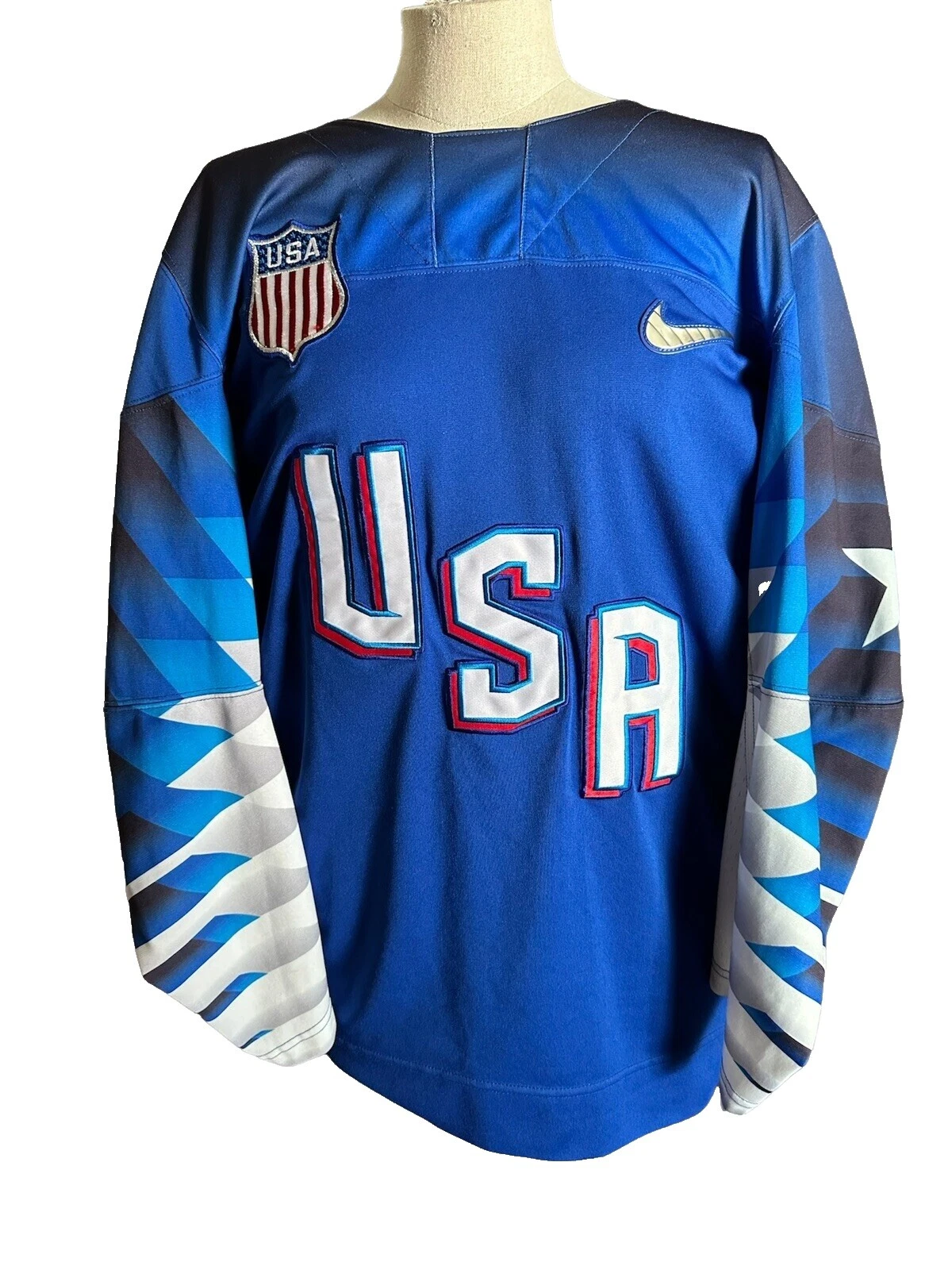 Nike Men's Size M Olympics Fan Apparel & Souvenirs