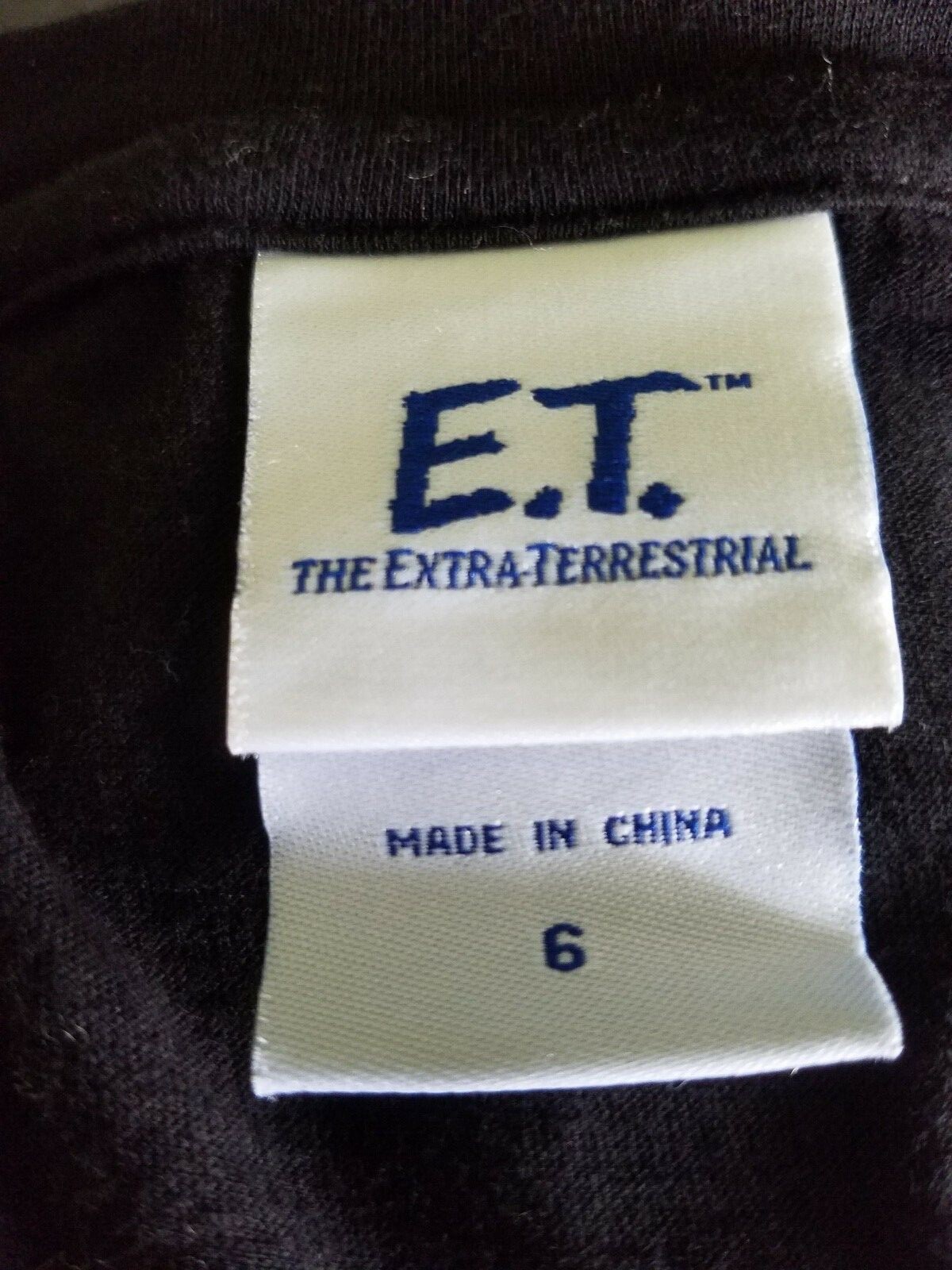 Universal Studios Graphic ET Extra Terrestrial Gr… - image 5