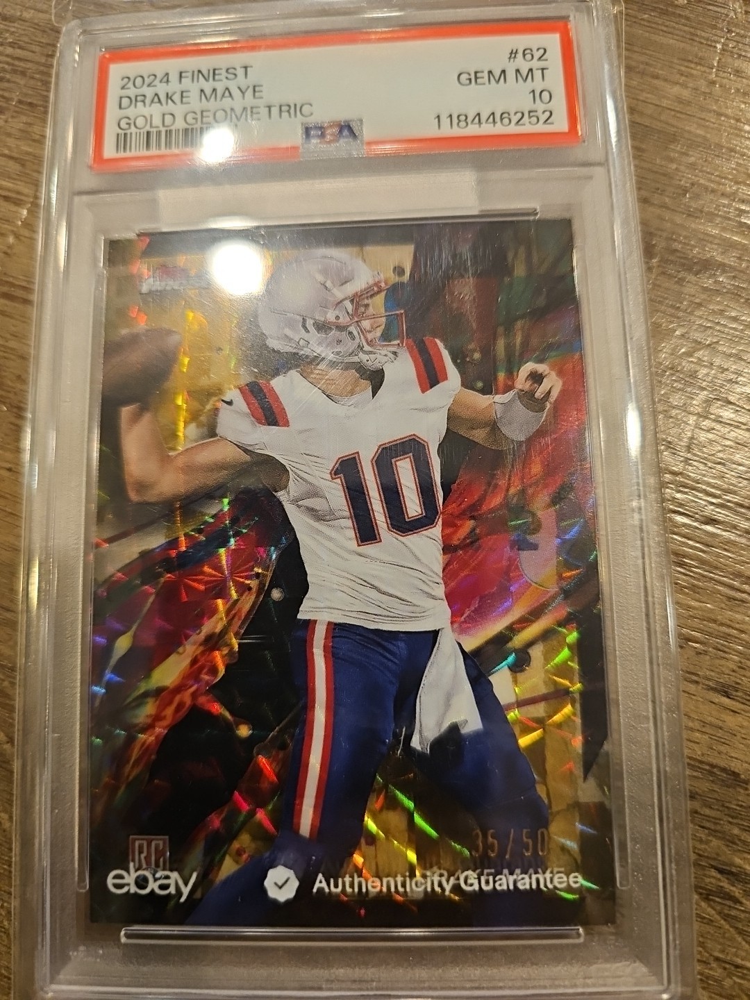 2024 Topps Finest - Common Drake Maye #62 Gold Geometric Refractor35 /50 (RC)