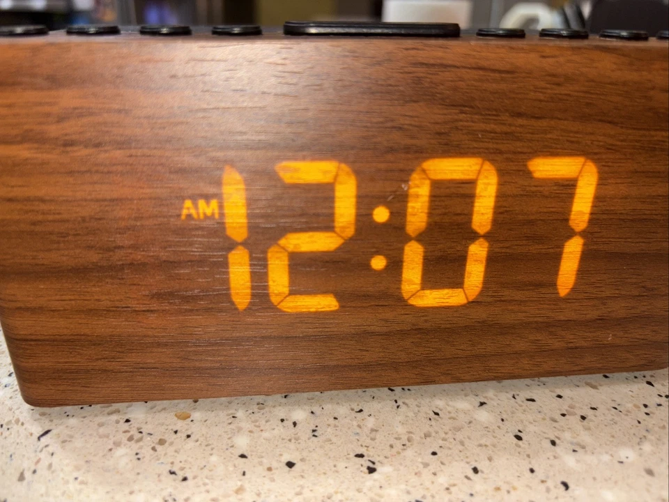 ANJANK Digital LED Alarm Clock FM Radio, Fast Wireless Charger Station for iPhon - Image 3 of 4