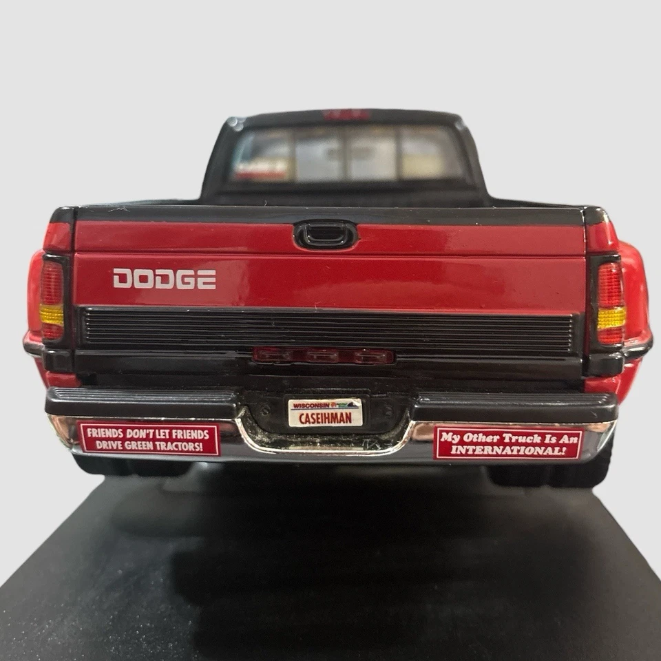 Vintage 1/18 Case IH Dodge Ram 3500 Pickup Dually - Image 4 of 4