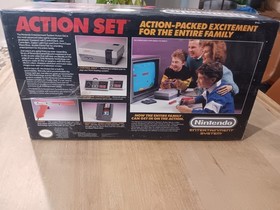 Nintendo NES Action Set Console Bundle Zapper Controllers Games Manuals Box