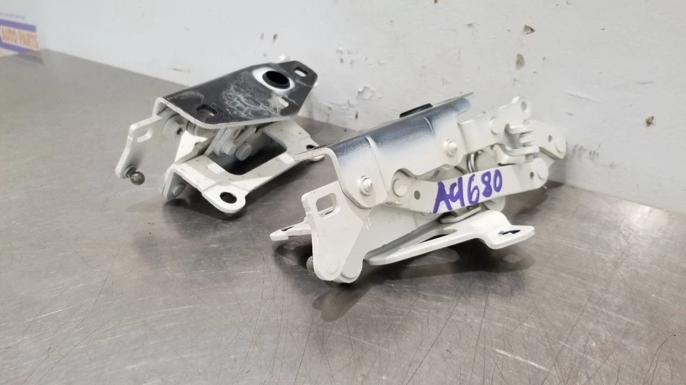 14 JUEGO DE BISAGRAS CAPÓ MERCEDES BENZ SL550 R231 PAR Foto 3 de 4