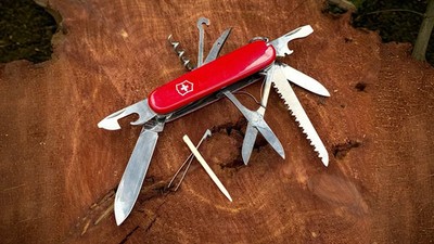 Victorinox Huntsman 1.3713 Rot Neu Original OVP Schweizer Taschenmesser 15 Funkt