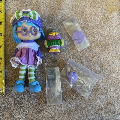 2024 THE LOYAL SUBJECTS STRAWBERRY SHORTCAKE PLUM PUDDING SCENTED DOLL
