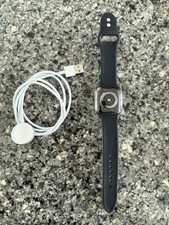 Apple Watch Series 4 Aluminum 40mm GPS Only, No Cellular Space Gray Excellent 