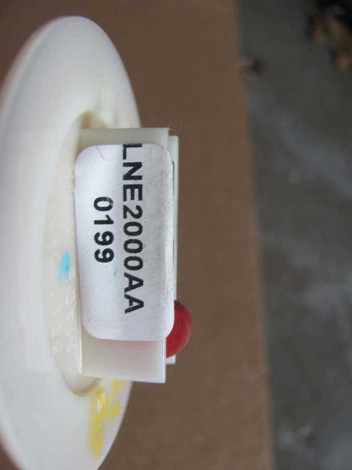 ДАТЧИК УРОВНЯ ТОПЛИВА JAGUAR XJ8 VANDEN PLAS 1998 1999 2000 2001 2002 LNE2000AA - Изображение 2 из 2