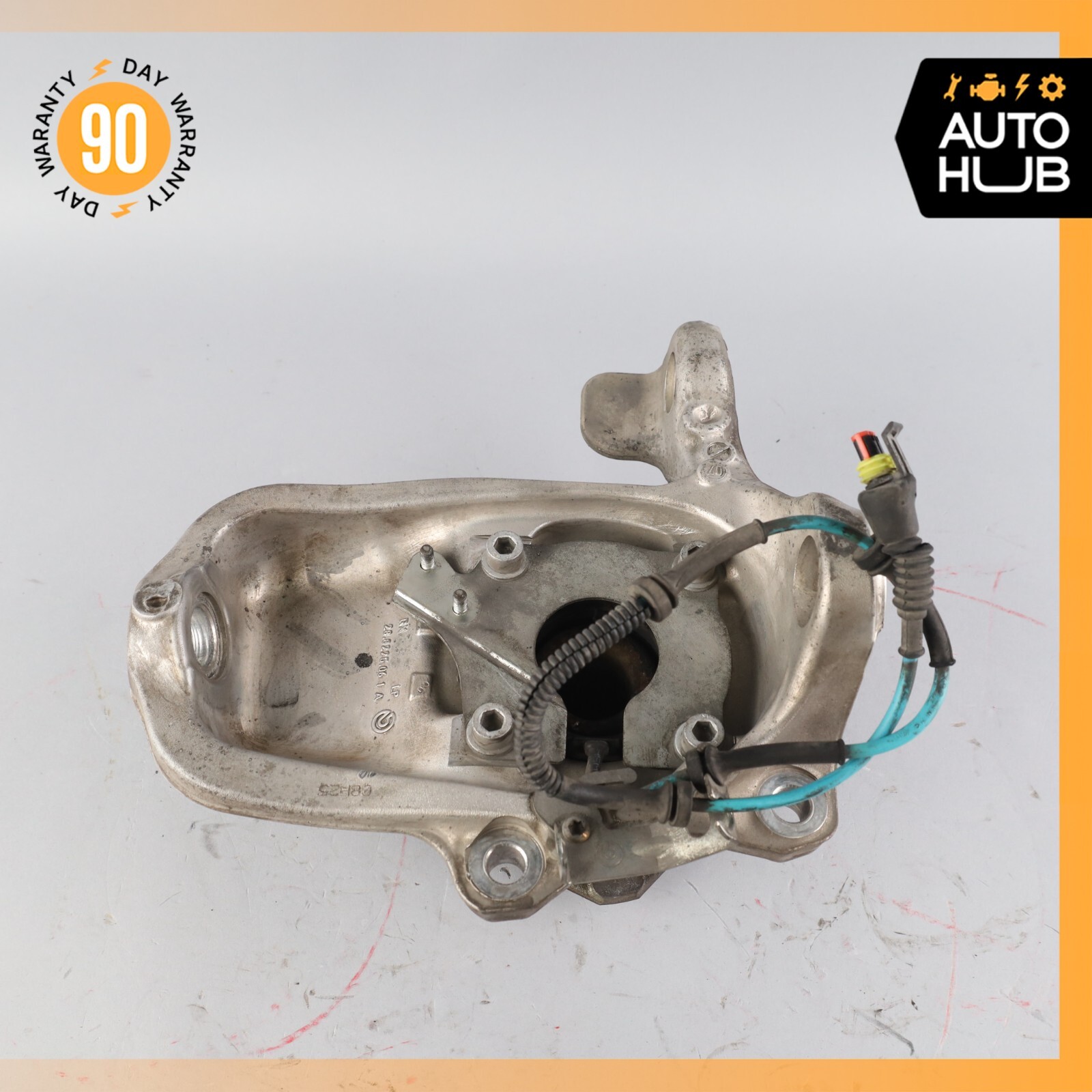 03-10 Maserati Quattroporte M139 Front Right Side Spindle Knuckle Hub OEM