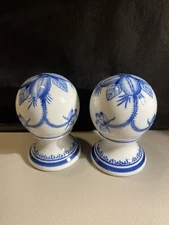 Asian Blue White Balls Table Pieces