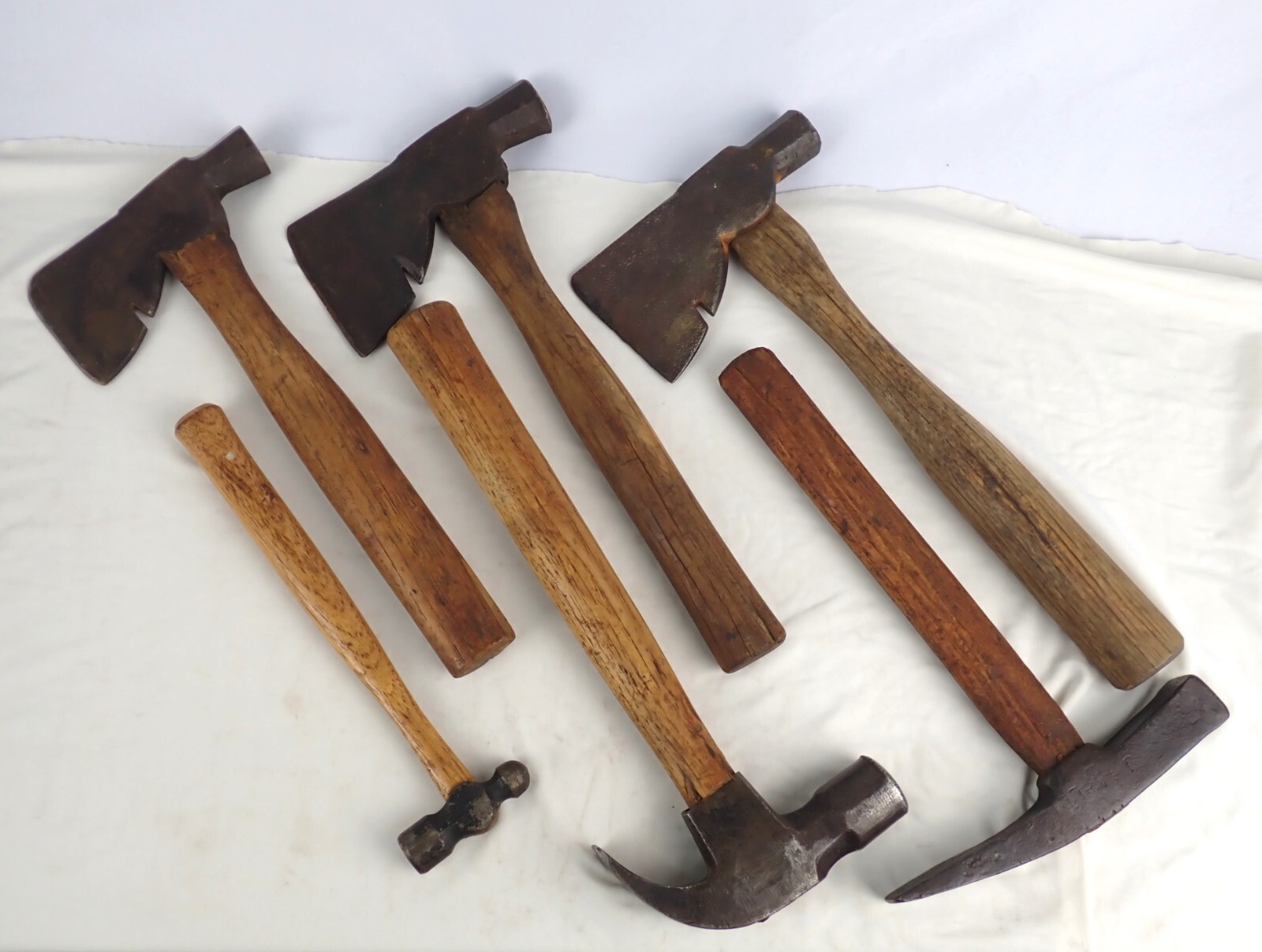 JOB LOT 6 VINTAGE TOOLS 3 1/2 HATCHETS, MASONS, BALL PEEN, CLAW