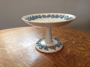 Wedgwood-embossed-Queensware-lavender-on-cream-footed-compote