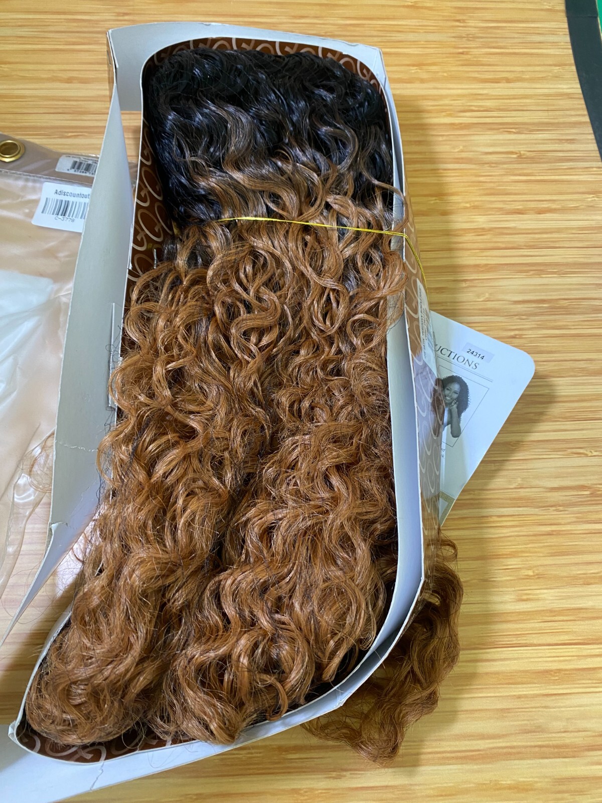 Outre Quick Weave Synthetic Half Wig – Peruvian-1 – Verstellbare Perücke Für Voluminöses Haar