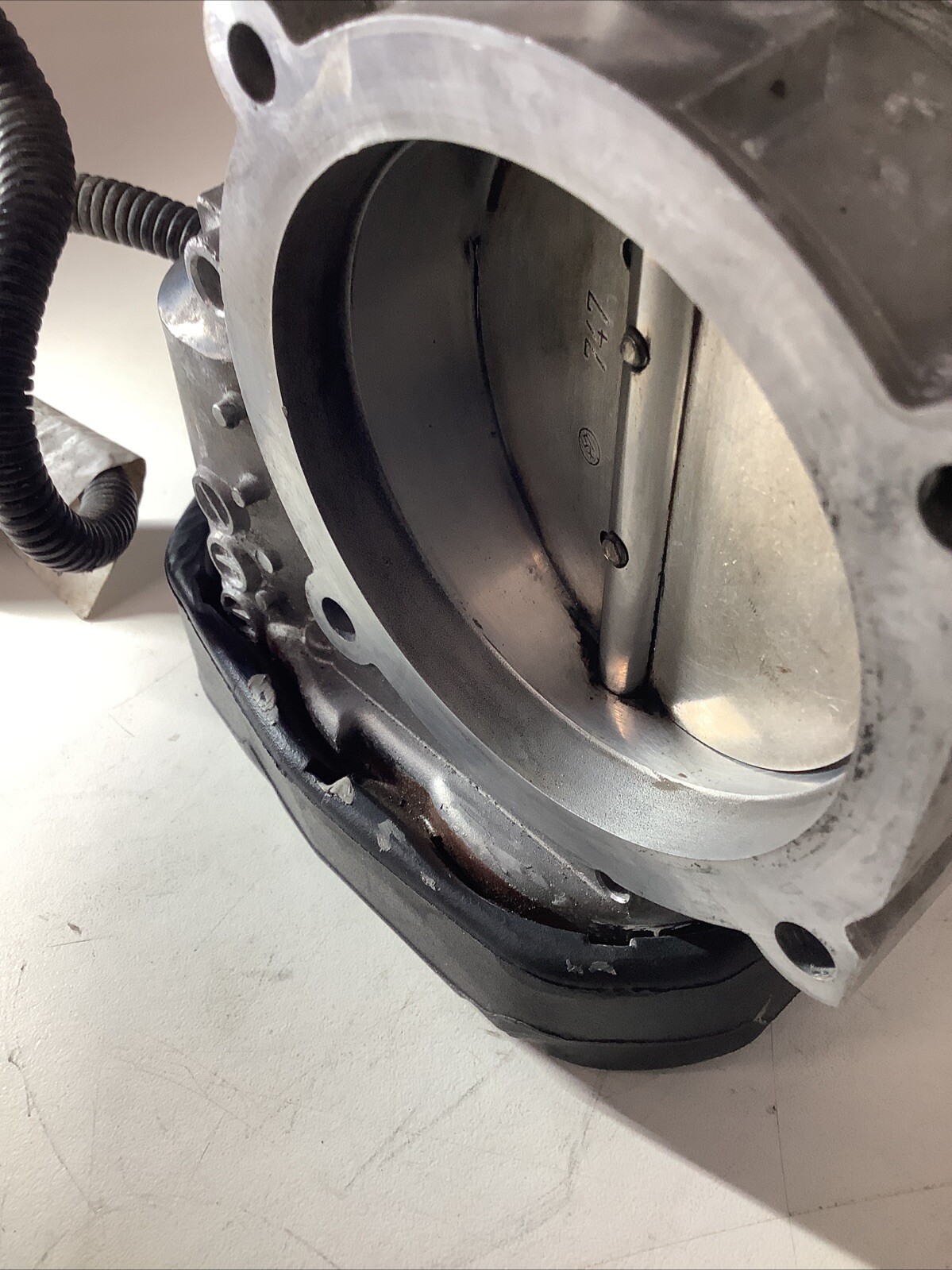 Maybach 57 Throttle body